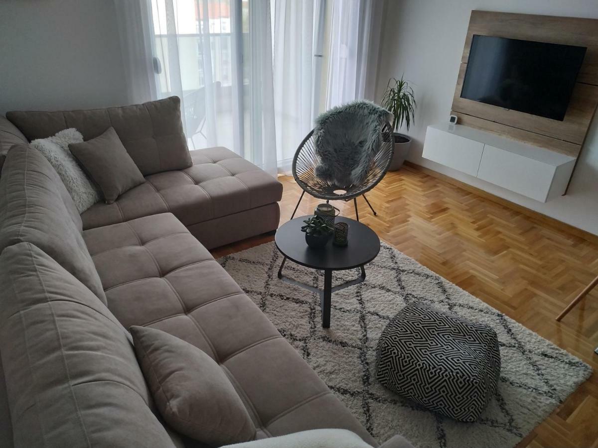 Apartman Avisi Требине Екстериор снимка